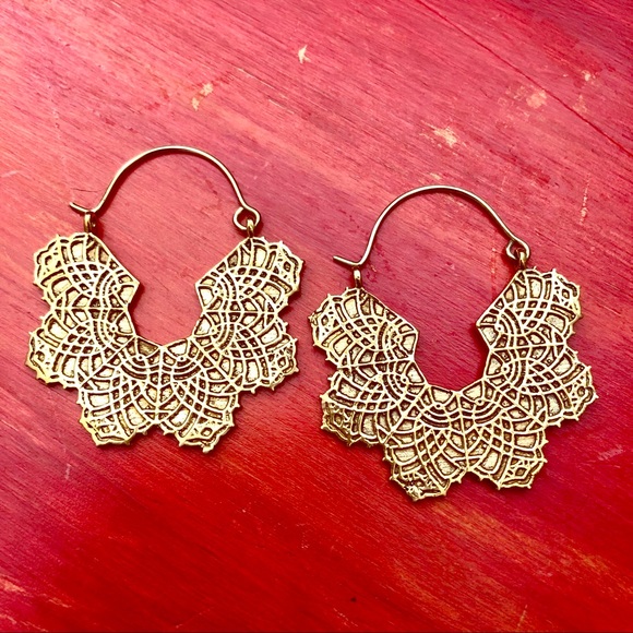 Jewelry - 3 for $25🎉 Boho Chic Gold Tone Earring